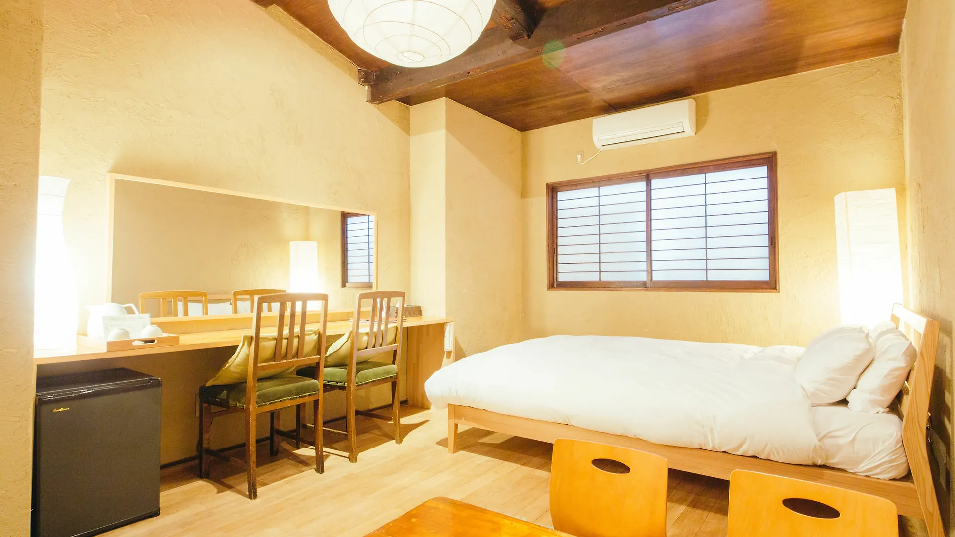 *** Ryokan (tradycyjny japoński pensjonat lub zajazd) Hotel Clam Chowder Kioto Japonia